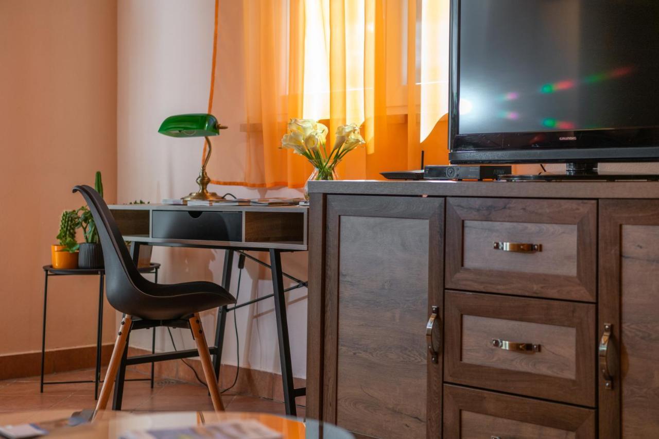 Apartment Orange 29 Ровинь Экстерьер фото